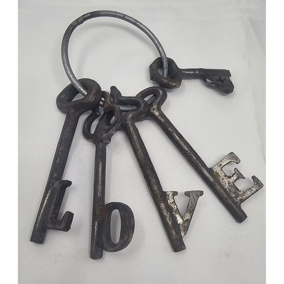 Decorative Set of Love Natural Cast Iron Skeleton Keys 6" Set Of 5 - Picture 1 of 7